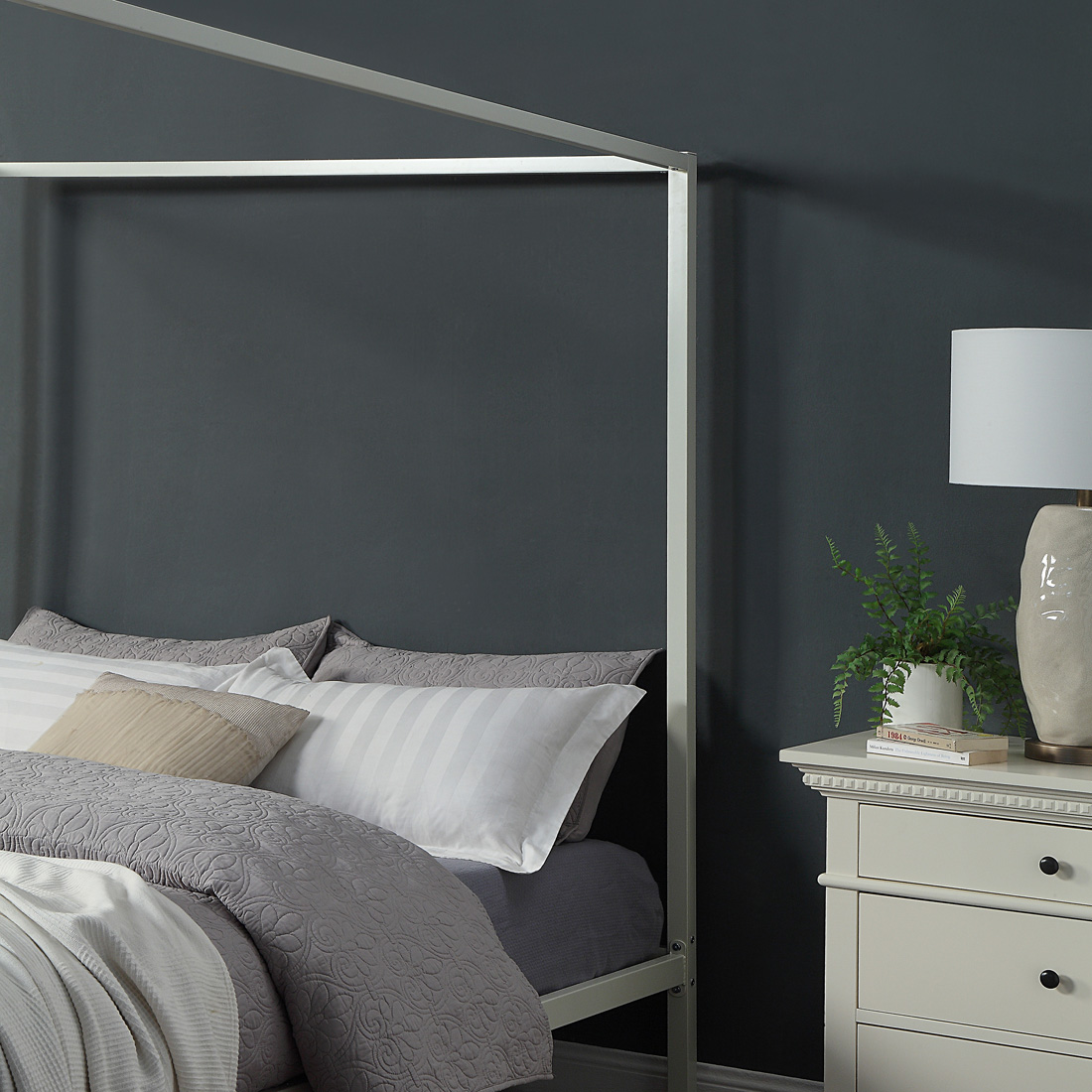 ASHWELL 4 POSTER METAL BED FRAME BLACK/WHITE - SINGLE/SMALL DOUBLE/DOUBLE/KING - Picture 17 of 22